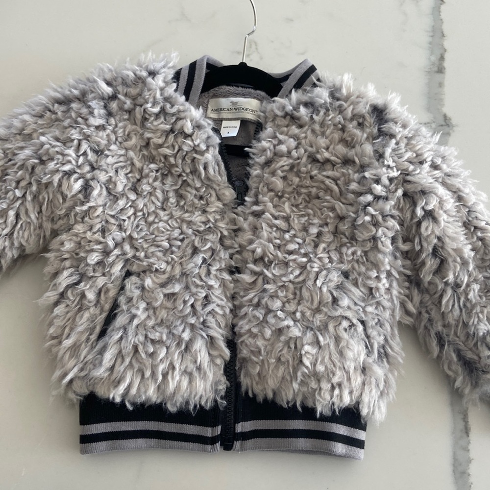 Brand new adorable Sherpa gray American widgeon jacket size 4 with emoji on back